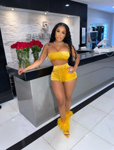 Load image into Gallery viewer, Sexy Velvet Tube Top And Shorts 2 Piece Sets