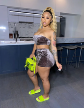 Load image into Gallery viewer, Sexy Velvet Tube Top And Shorts 2 Piece Sets