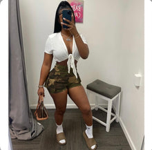 Load image into Gallery viewer, Casual Camo Print Cargo Shorts