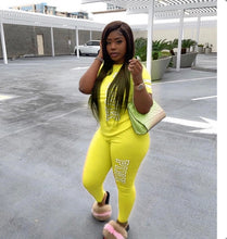 Load image into Gallery viewer, Plus Size Pink Letter Print Short Sleeve 2 Piece Pants Set