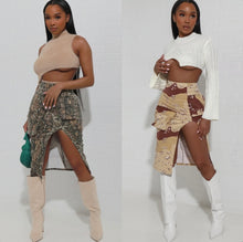 Load image into Gallery viewer, Printed Pocket Slit Skirt