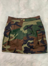 Load image into Gallery viewer, Pocket Camouflage Sexy Mini Skirt