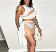 Load image into Gallery viewer, Plus Size Mesh Patchwork See Through Swimsuit Three Piece Set
