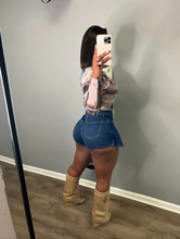 Load image into Gallery viewer, Fashion Denim Pleated Ultra-short Culottes
