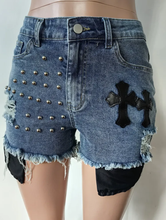 Load image into Gallery viewer, Fashion Beaded Denim Shorts
