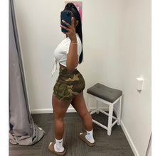 Load image into Gallery viewer, Casual Camo Print Cargo Shorts
