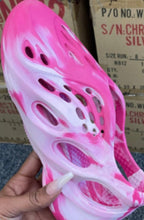 Load image into Gallery viewer, Foam Runner Zeezy
