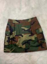 Load image into Gallery viewer, Pocket Camouflage Sexy Mini Skirt
