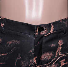 Load image into Gallery viewer, Snake Skin Print Tight Shorts
