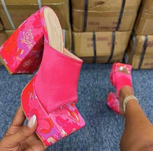 Load image into Gallery viewer, Square Head Thick Heel Slippers
