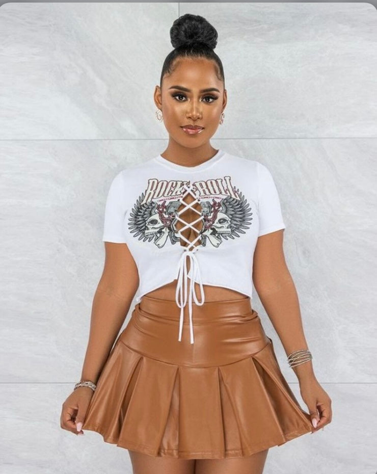 A Sexy Printed T Shirt+PU Leather Pleated Mini Skirt 2 Piece Sets