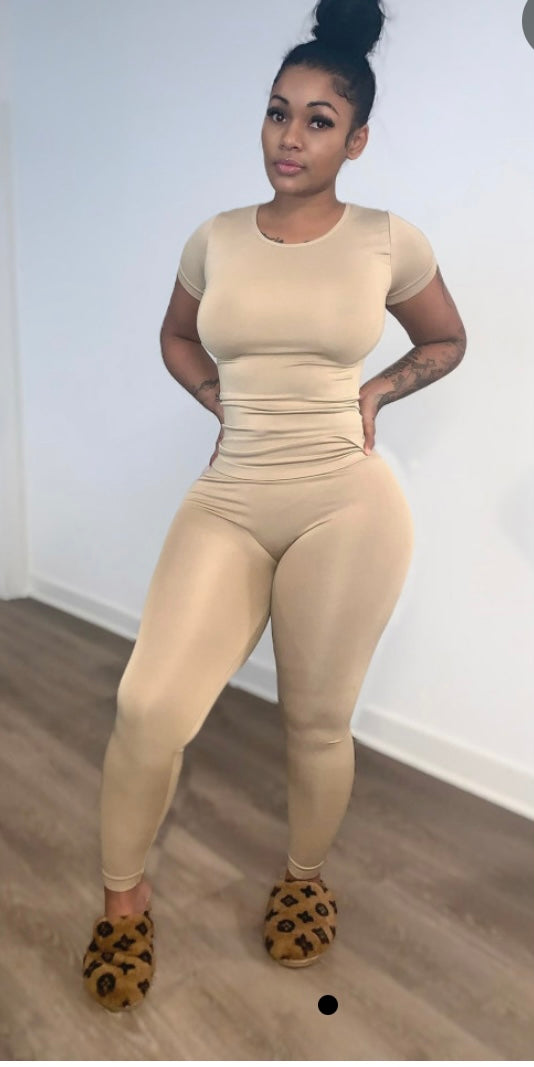 A Solid Short Sleeve Slim Fit Two Piece Pants Set