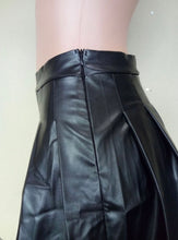 Load image into Gallery viewer, Fashion Black PU Leather Mini Pleated Skirt
