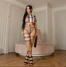 Load image into Gallery viewer, Fashion Stripe Crop Tops Slim Two Pants Piece Set
