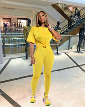 Load image into Gallery viewer, Plus Size Solid Short Sleeve Two Piece Pants Set
